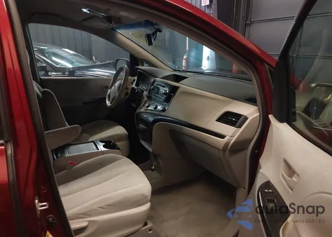 2011 Toyota Sienna Le V6/Le V6 Auto Access Seat z USA, uszkodzony, nr VIN 5TDKK3DC2BS002261